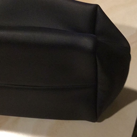 NWT Toiletry bag - Picture 4 of 8